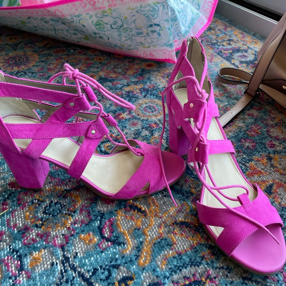 Like new Sam Eldemen sandals